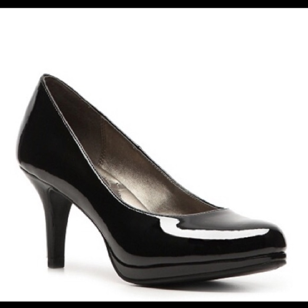 GREAT CONDITION Kelly & Katie black Pumps size 9